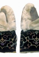 手袋「マトゥメレ」（ロシア民俗学博物館蔵）